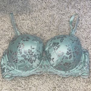 Victoria’s Secret Dream Angels Demi bra - never worn